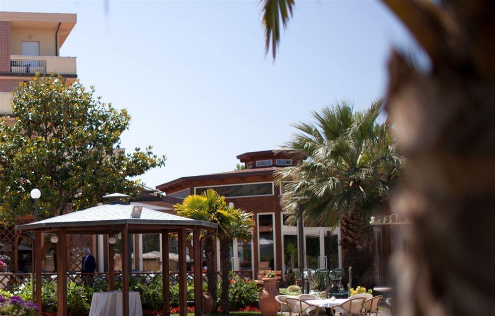 Hotel Acquario Vasto Exterior foto